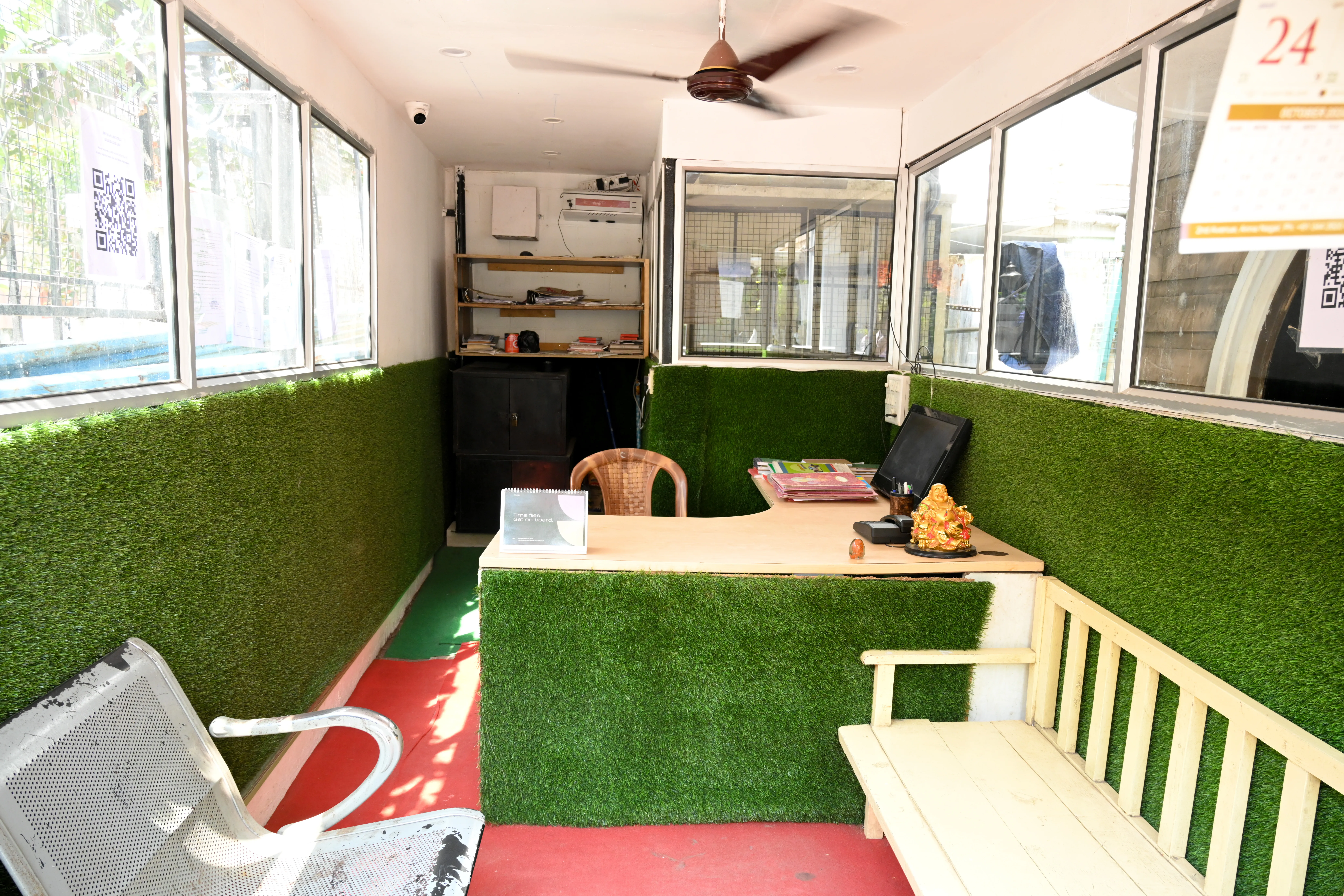Detailed View of Sri Maha Hostels Interior Design and Amenities