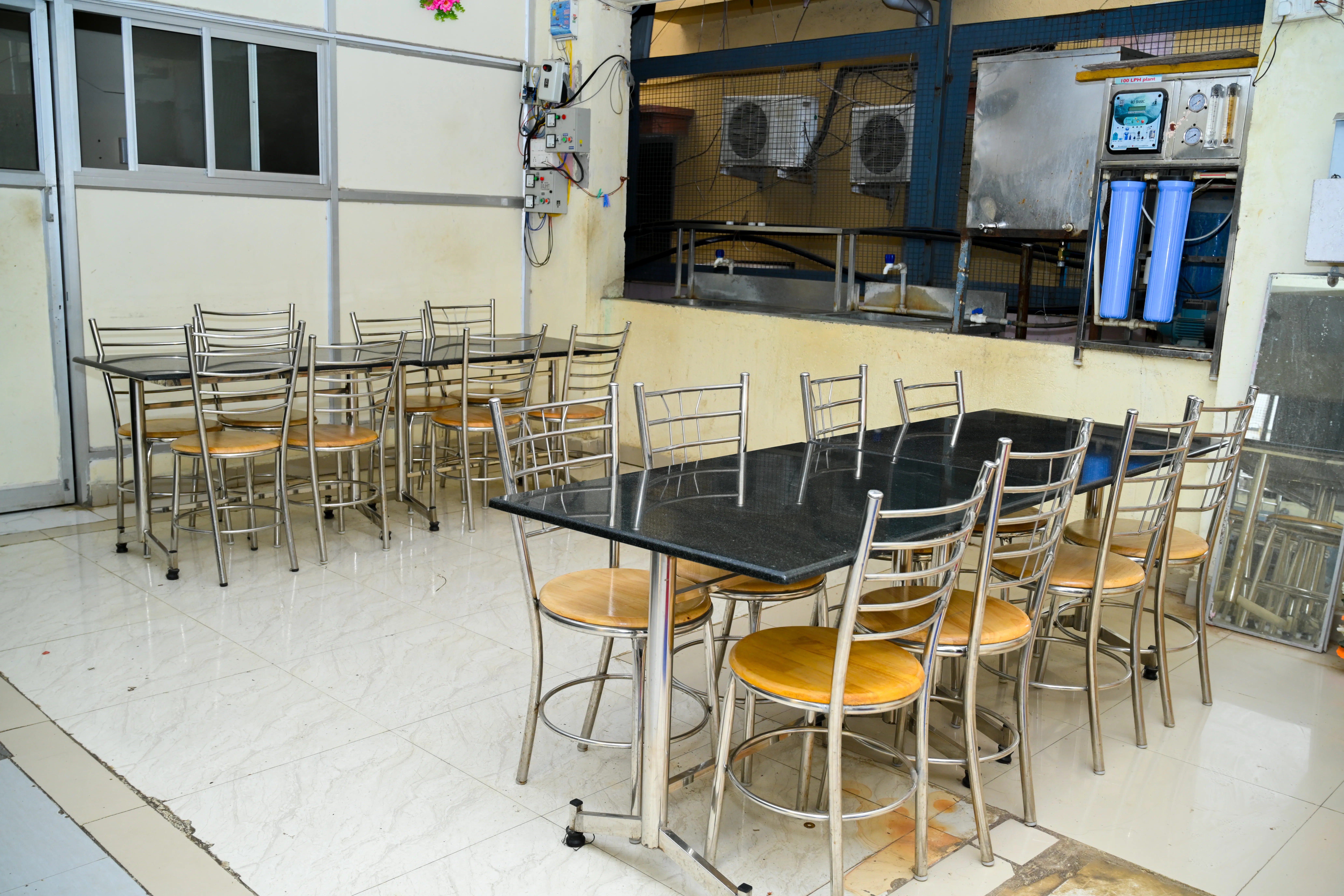 Sri Maha Gents Hostel